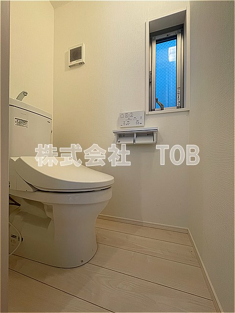 トイレ　2F