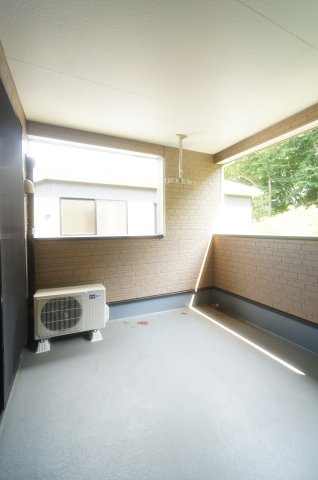 バルコニー　水曜日、営業時間外もご相談ください！