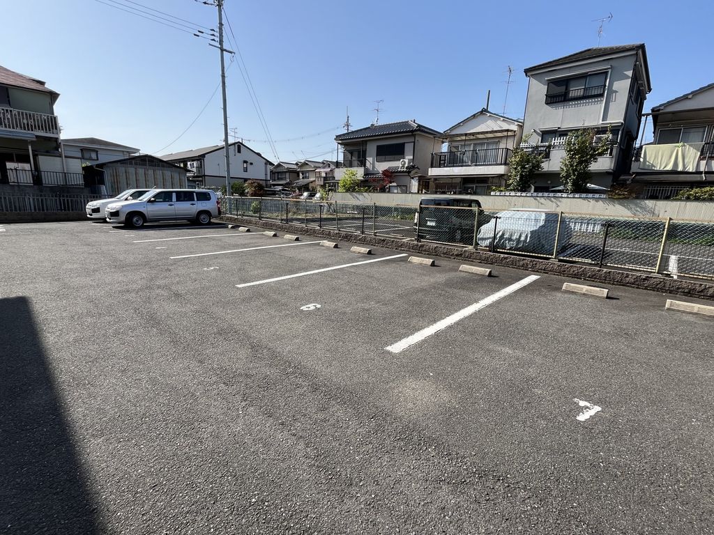駐車場　駐車場