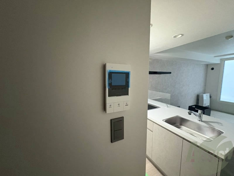 セキュリティ　ＴＶモニター付インターホンです。来客者の顔が見えるので安心！