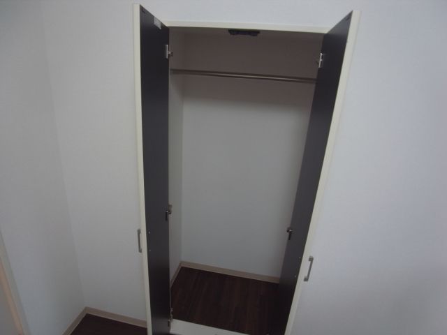 収納　コートなど収納可能ですよ。