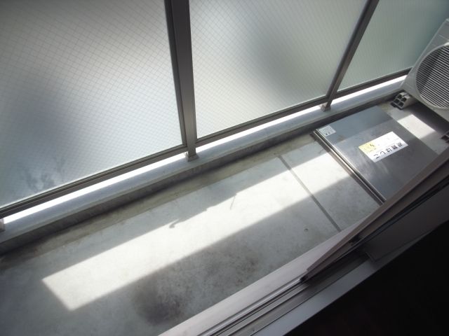 バルコニー　南向き日当たり良好。