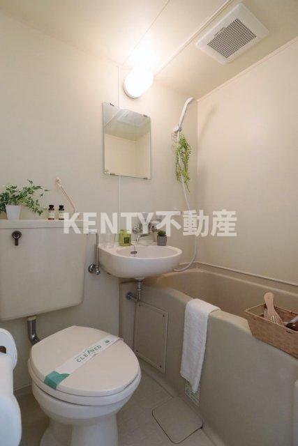 バス・シャワールーム　落ち着いた空間のお風呂です