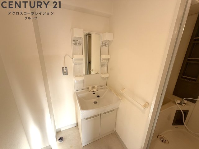 洗面設備　収納スペースもある洗面化粧台付き☆