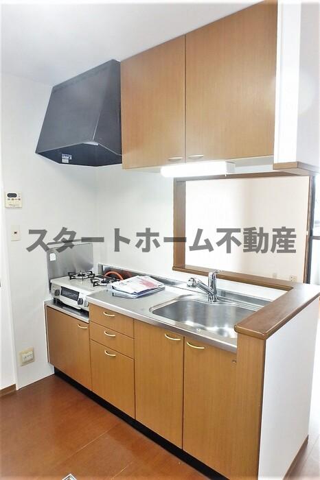 キッチン　コンパクトなキッチンで掃除もラクラク