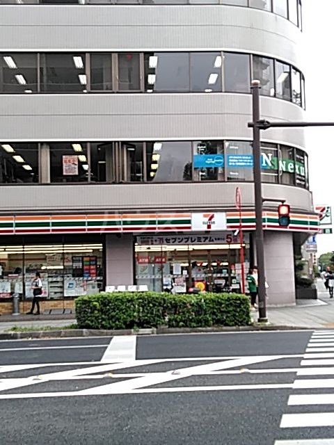 コンビニ　セブンイレブン伊勢佐木長者町駅前店（コンビニ）まで200m