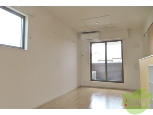 居室・リビング　リビングは広々とした１１．８帖です。リラックス出来そうですね