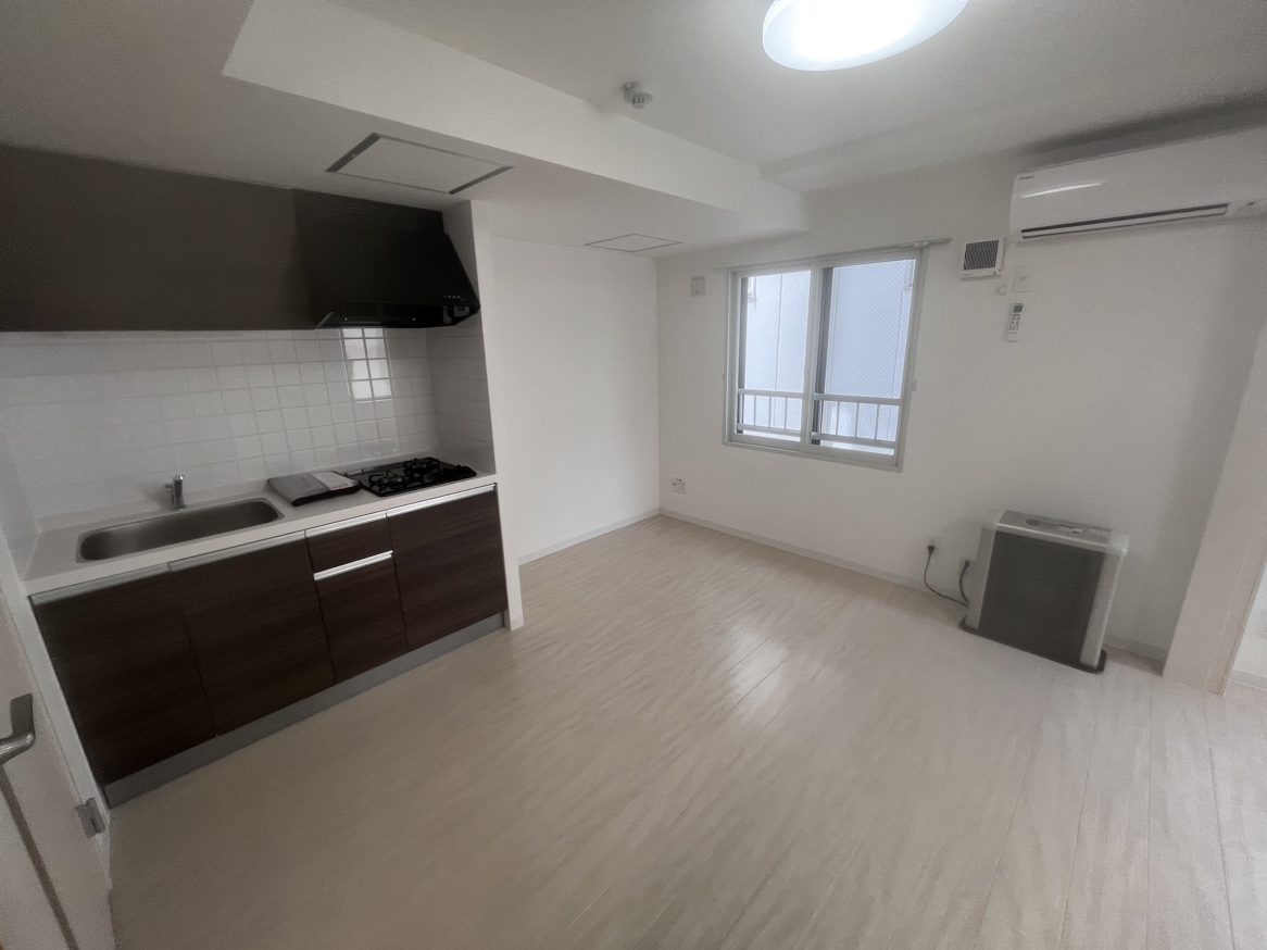 居室・リビング　☆白を基調とした明るい内装☆