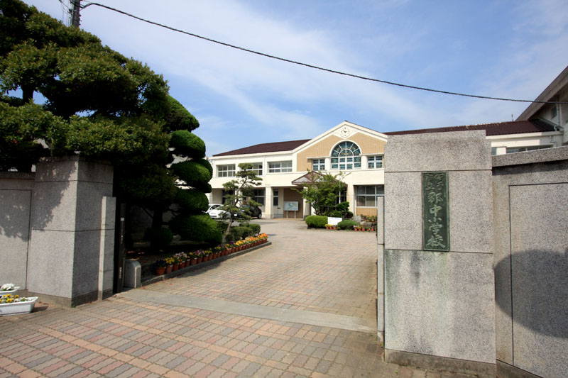 小学校　郡中小学校（小学校）まで1000m