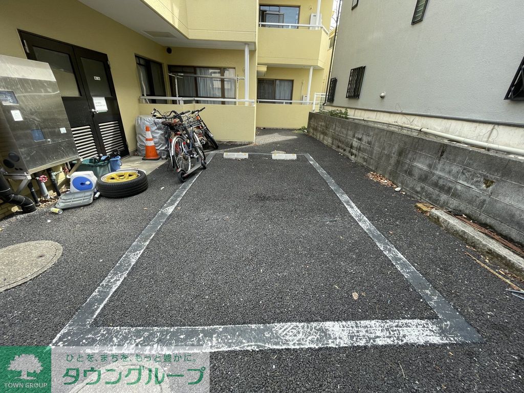 駐車場　駐車場