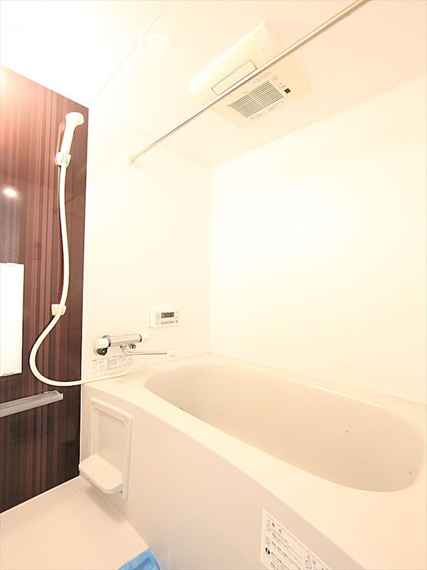 バス・シャワールーム　バスルーム