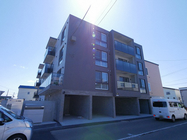 建物外観　一坪バス完備の人気のデザイナーズマンションです♪