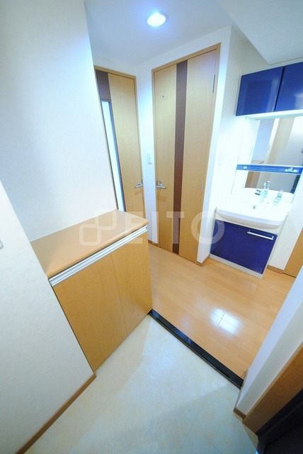 玄関　写真は２０６号室
