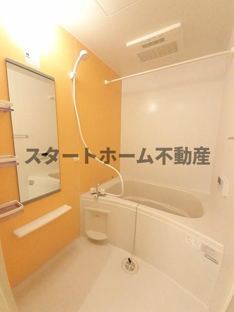 バス・シャワールーム　落ち着いた空間のお風呂です