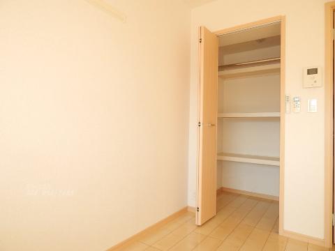 収納　クローゼット