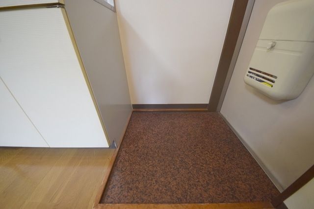 玄関　★自然豊かで落ち着いた生活ができます★