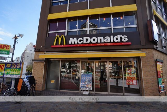 飲食店　マクドナルド　東新宿駅前店（飲食店）まで81m