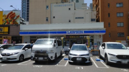 コンビニ　ローソン 中区丸の内一丁目店（コンビニ）まで195m