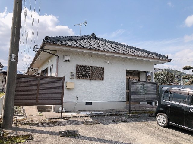 建物外観　街並みに溶け込む落ち着いた外観。