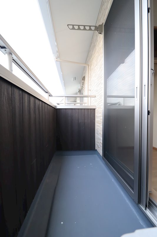 バルコニー　南向き住戸のため日当たり良好。