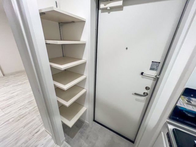 玄関　別部屋共有タイプ