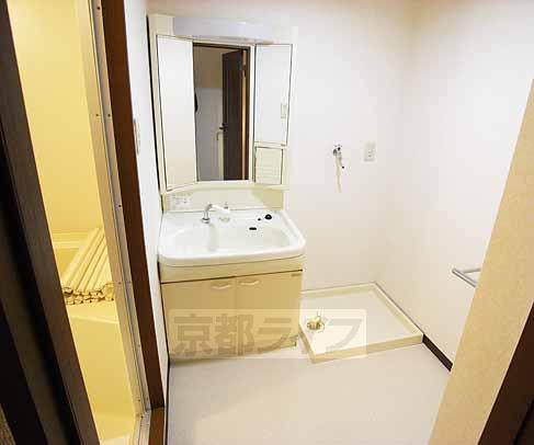 洗面設備　便利なシャンプードレッサー。