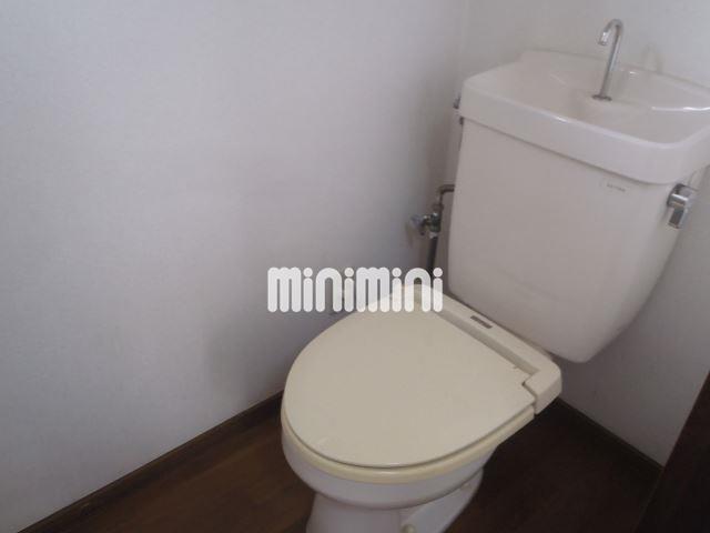 トイレ　洋式トイレ。ウォームレット付きです。