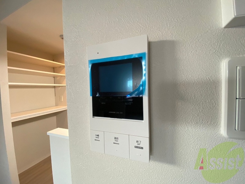 セキュリティ　ＴＶモニター付インターホンです。来客者の顔が見えるので安心！