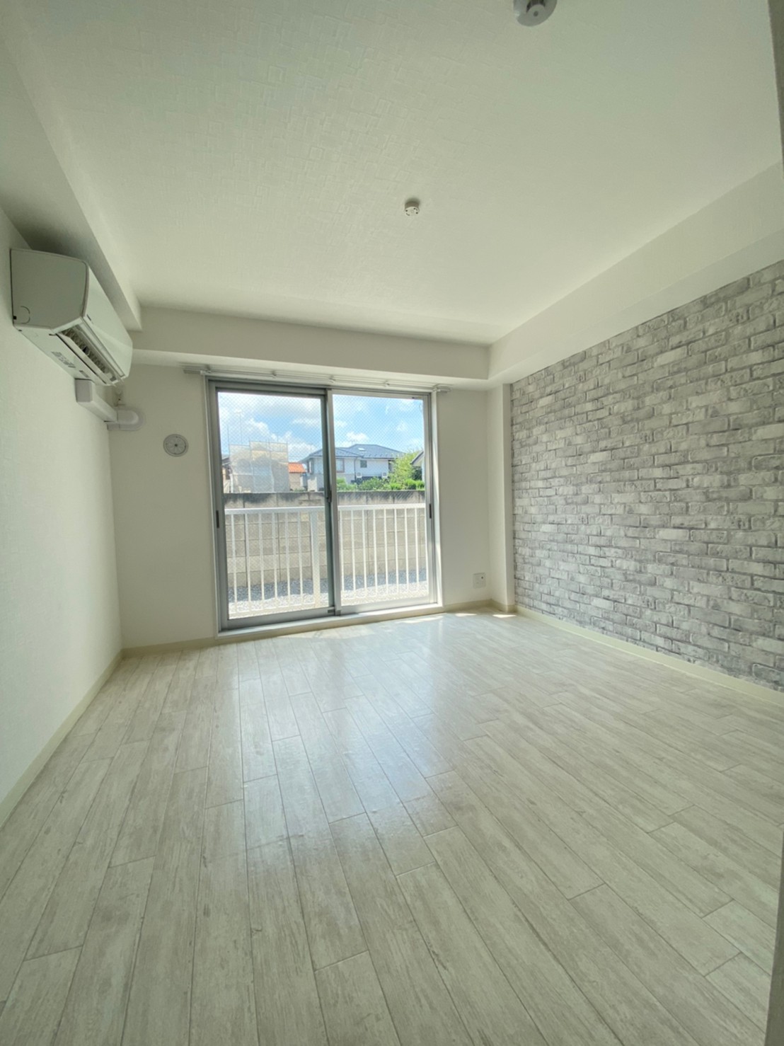 居室・リビング　同建物別号室