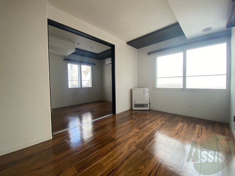 居室・リビング　広くてきれいなリビングです！快適に過ごせそうですね。