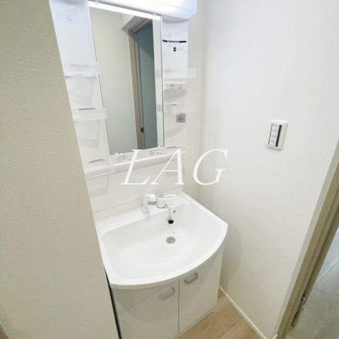 洗面設備　独立洗面台です。