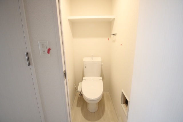 トイレ　※別室の参考写真の為、現況優先です。