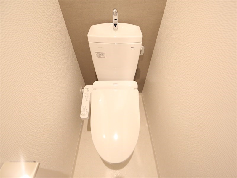 トイレ　温水洗浄暖房便座付トイレ