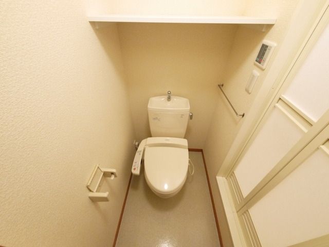 トイレ　☆温水洗浄便座です☆