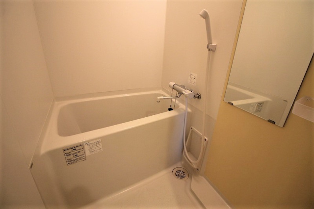 バス・シャワールーム　清潔感のある浴室です！