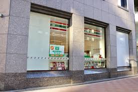 コンビニ　セブンイレブン中央区入船3丁目店（コンビニ）まで78m