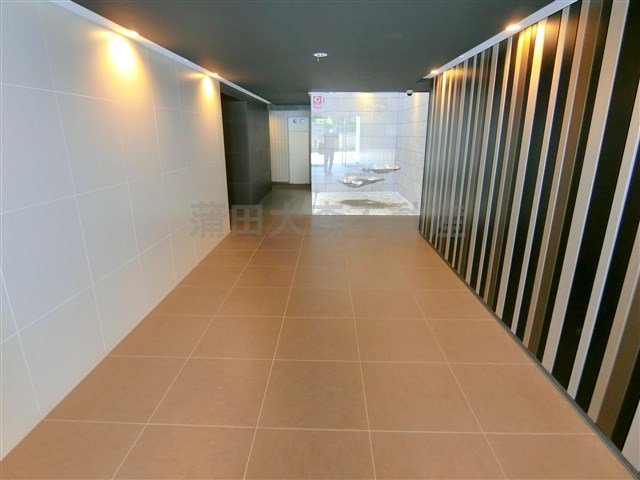 エントランス　スタイリッシュでおしゃれなエントランス　 防犯カメラTVモニ