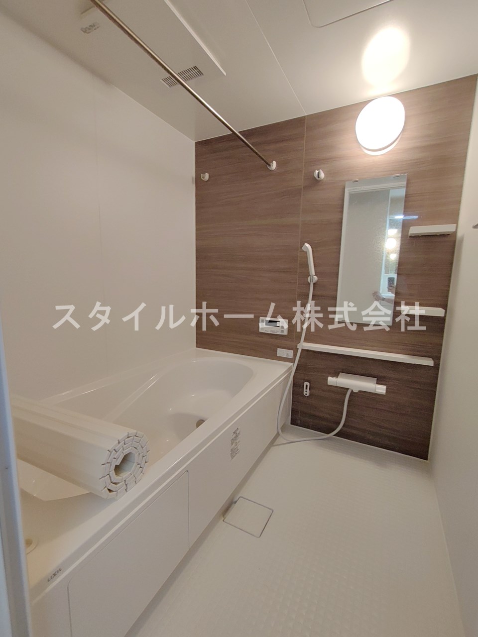 バス・シャワールーム　別部屋写真です。