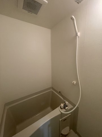 バス・シャワールーム　※別室同タイプ参考写真、現況優先。
