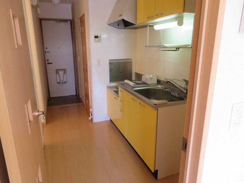 キッチン　同物件別部屋