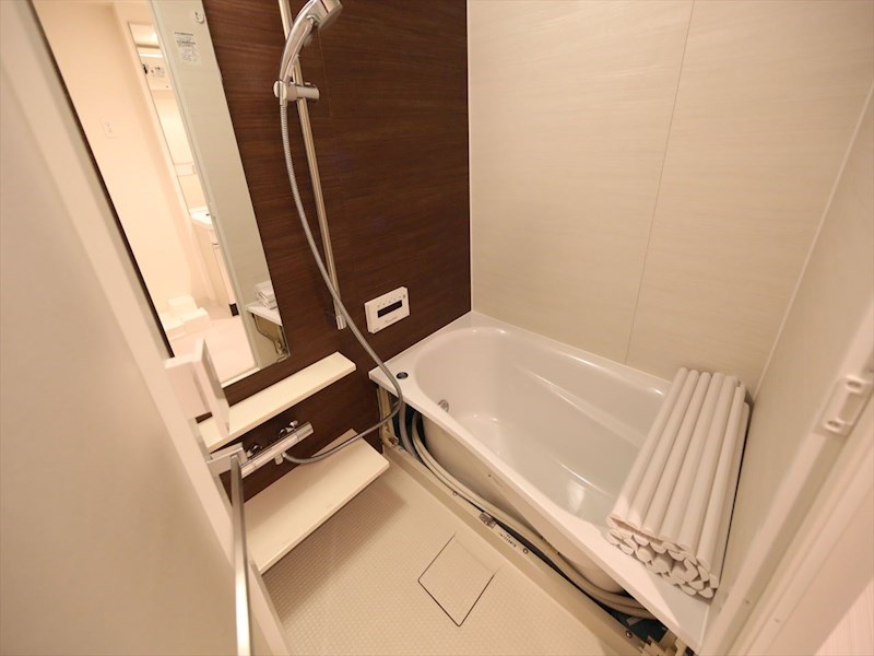 バス・シャワールーム　浴室暖房乾燥機付　追い焚き・オートバス機能付お風呂