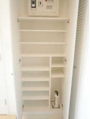 収納　シューズボックス