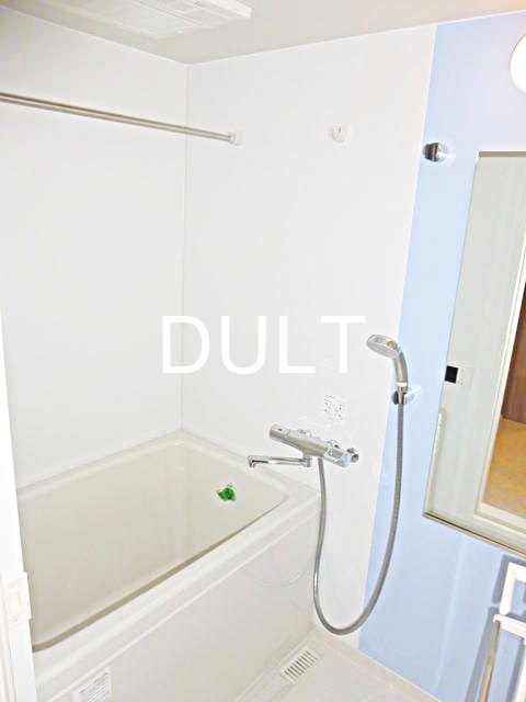 バス・シャワールーム　バスルームです。