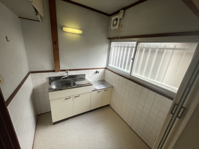 キッチン　同じ間取りの別の部屋写真です