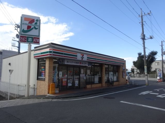 その他　セブンイレブン横浜上大岡東1丁目店（その他）まで588m