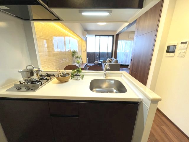 キッチン　(参考)同マンション同間取り他部屋の写真