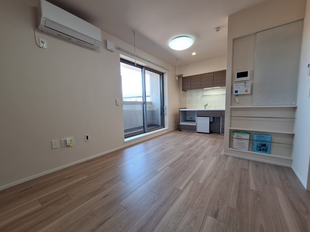 居室・リビング　柱の少ない四隅をしっかり使えるお部屋です