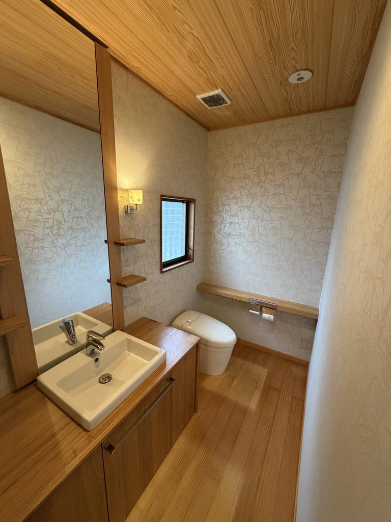 トイレ　高級感のあるトイレです