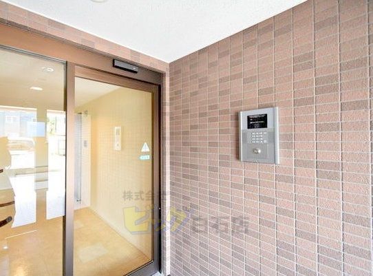 エントランス　人気のオートロック付きマンションです♪