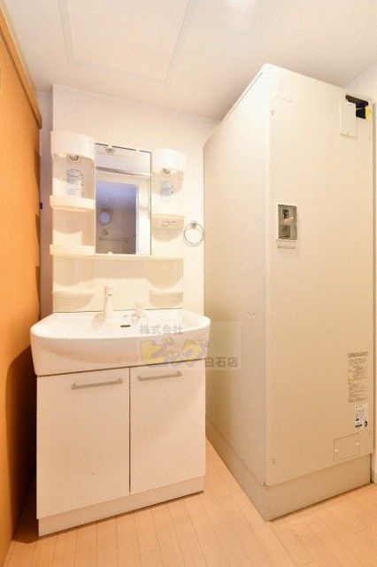 洗面設備　人気の設備シャンプードレッサーを完備しています♪